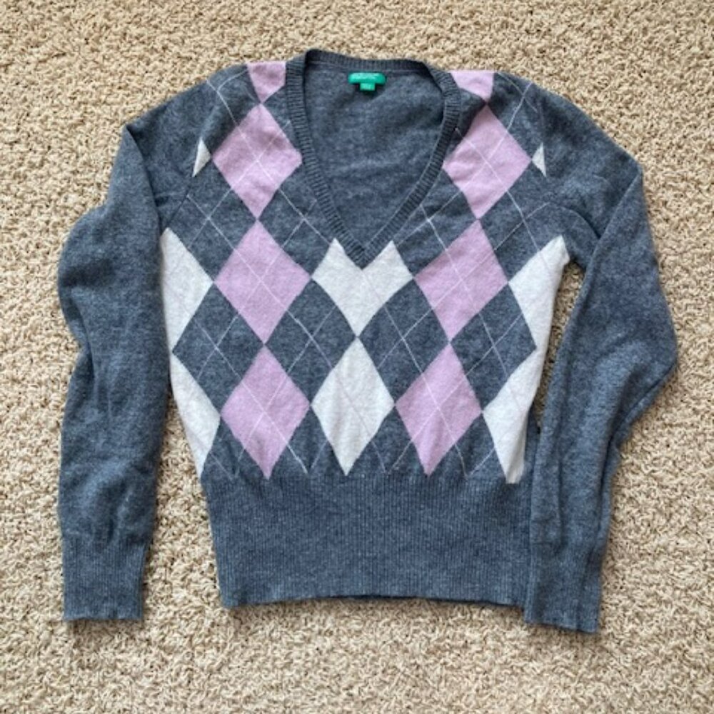 United Colors of Benetton Argyle V-Neck Sweater, Size Small - Picture 5 of 6